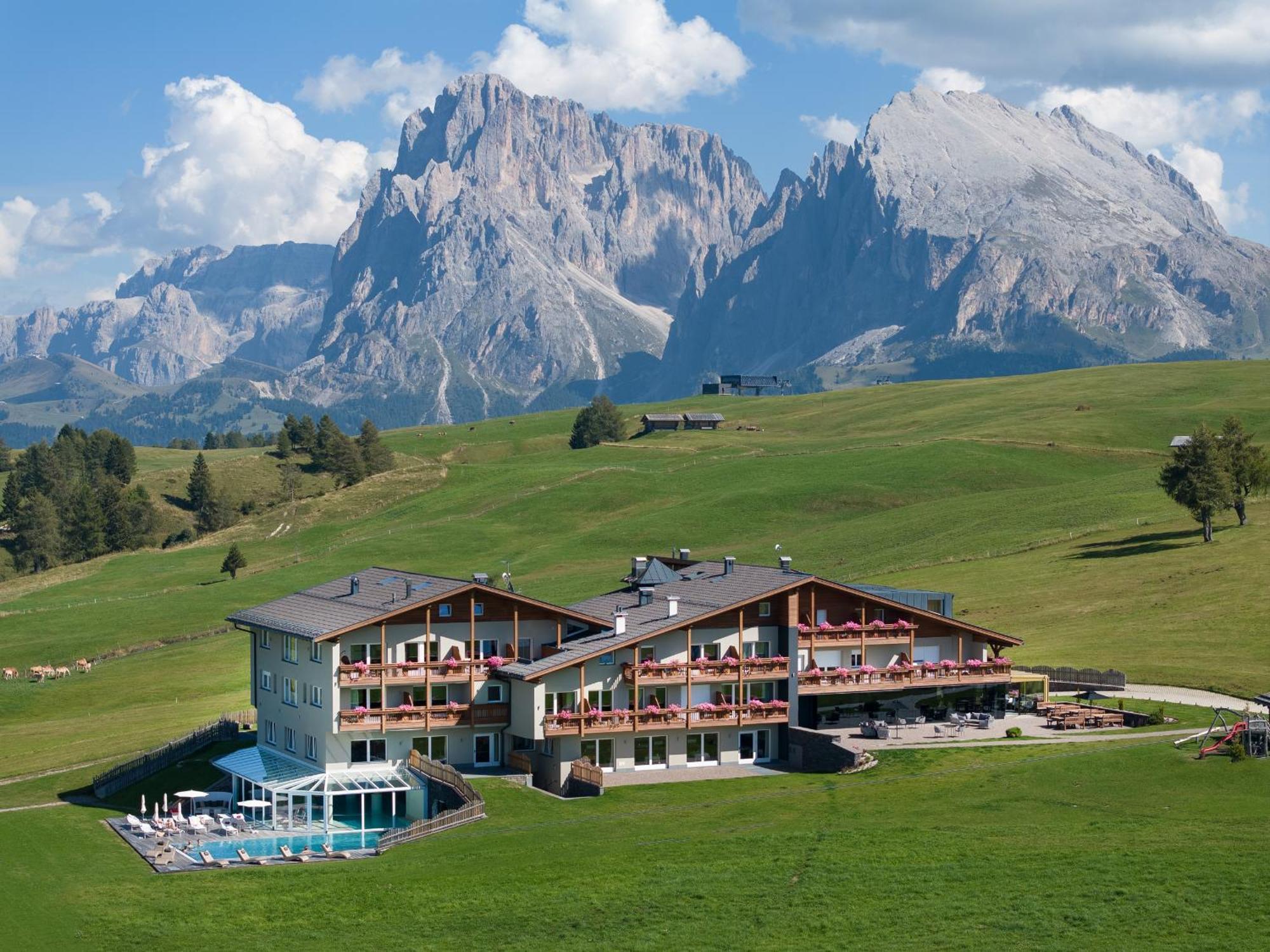 Hotel Santner Alpine Sport & Relax Seiser Alm Zewnętrze zdjęcie
